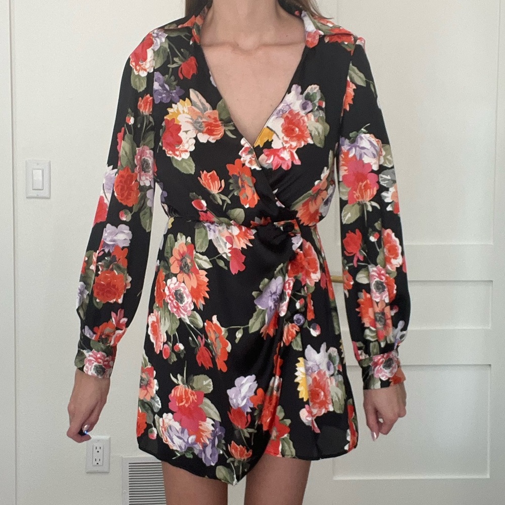 ZARA FLORAL PRINT SATIN PRINT DRESS / SIZE SMALL / GREAT COND.